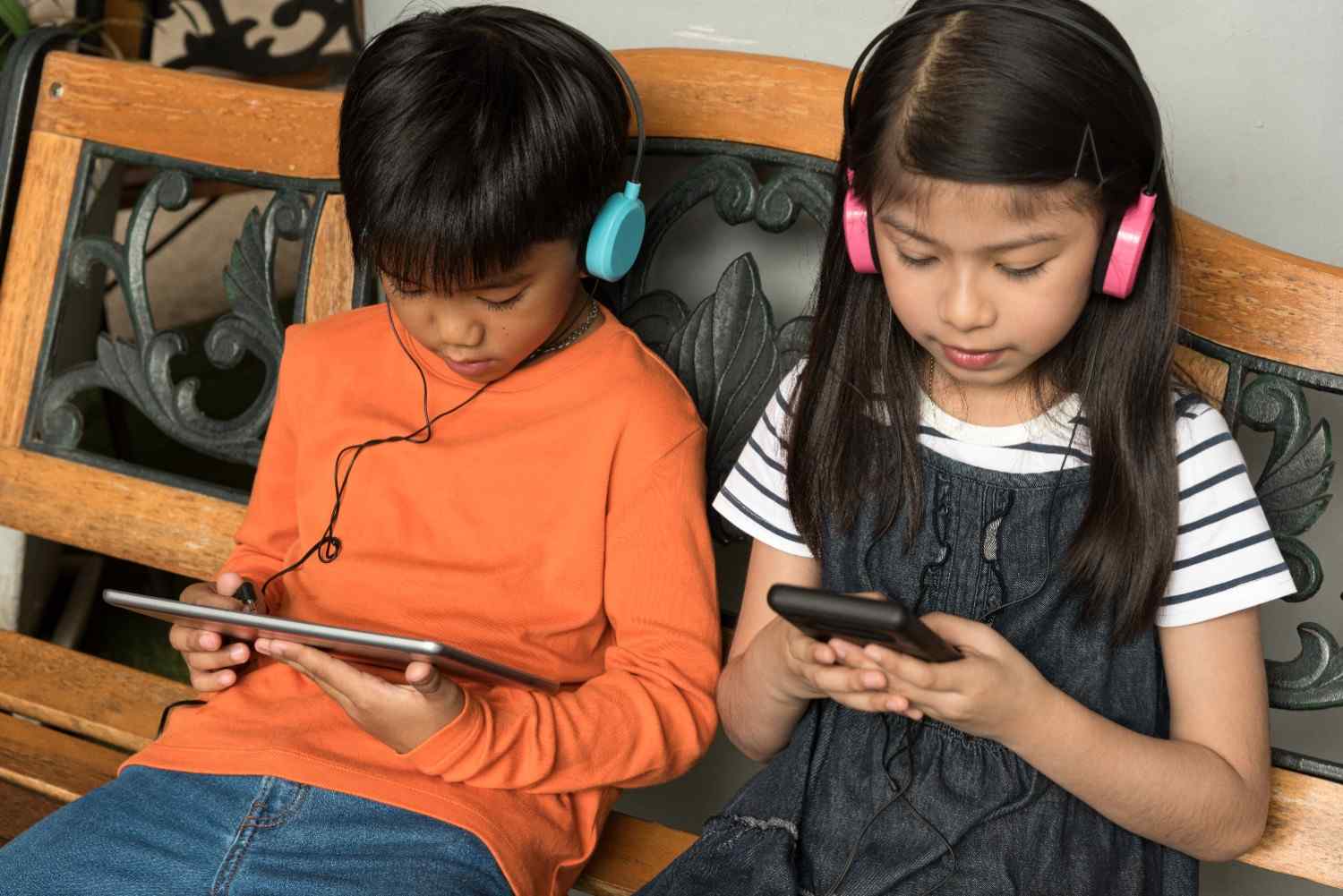 Jumlah Remaja Alami Kecanduan Layar Naik 30%: Psikolog Anjurkan ‘Detoks Digital Keluarga’ Setiap Akhir Pekan