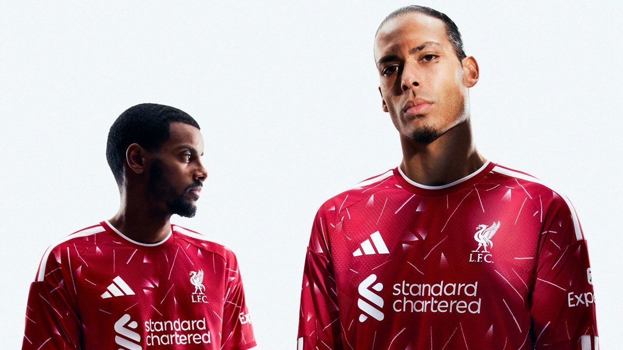 Liverpool Perkenalkan Jersey Kandang Musim 2026/2027, Nuansa Retro Langsung Bangkitkan Memori Era Kejayaan