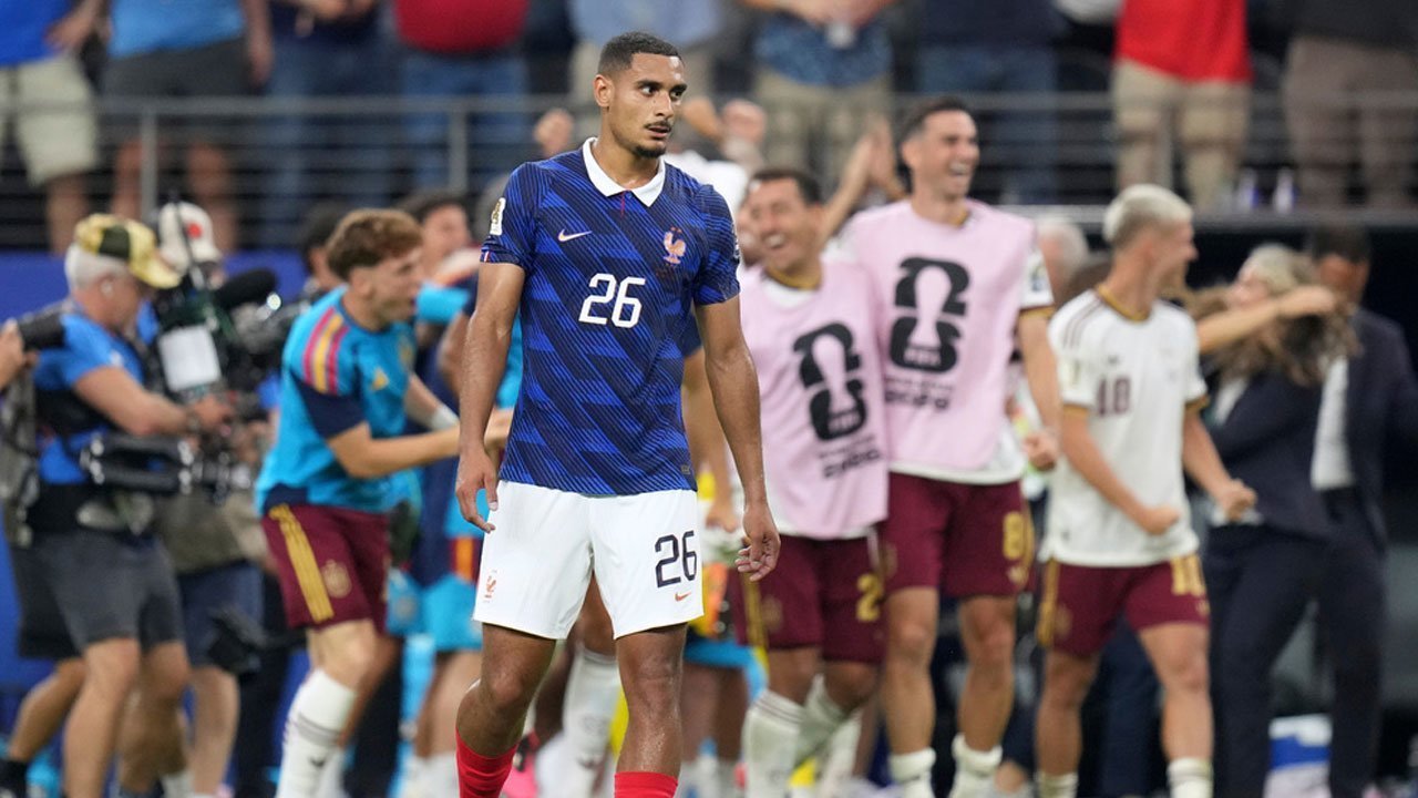 Maxence Lacroix Resmi Gabung Chelsea, Bek Timnas Prancis Dikontrak hingga 2032